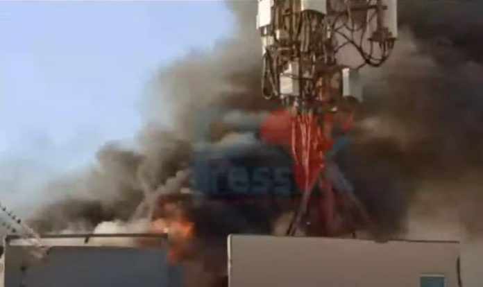 (Vidéo) Parcelles Assainies Unité 6 : Une antenne de la Sonatel prend feu sur la terrasse d'un immeuble