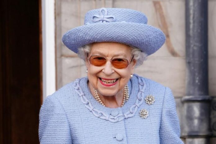 Etat de santé dégradé : la Reine Elizabeth II sous surveillance médicale, sa famille à son chevet