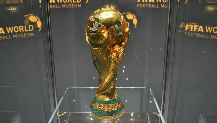 Photos - Le trophée de la Coupe du Monde atterrit à l'AIBD